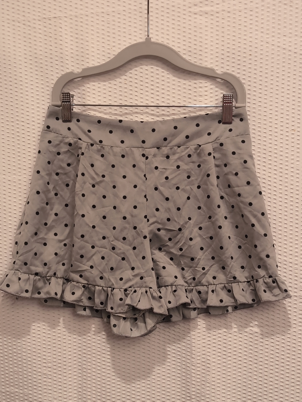 Women's Polka Dot Ruffle Shorts - Light Gray with Black Dots By Solemio